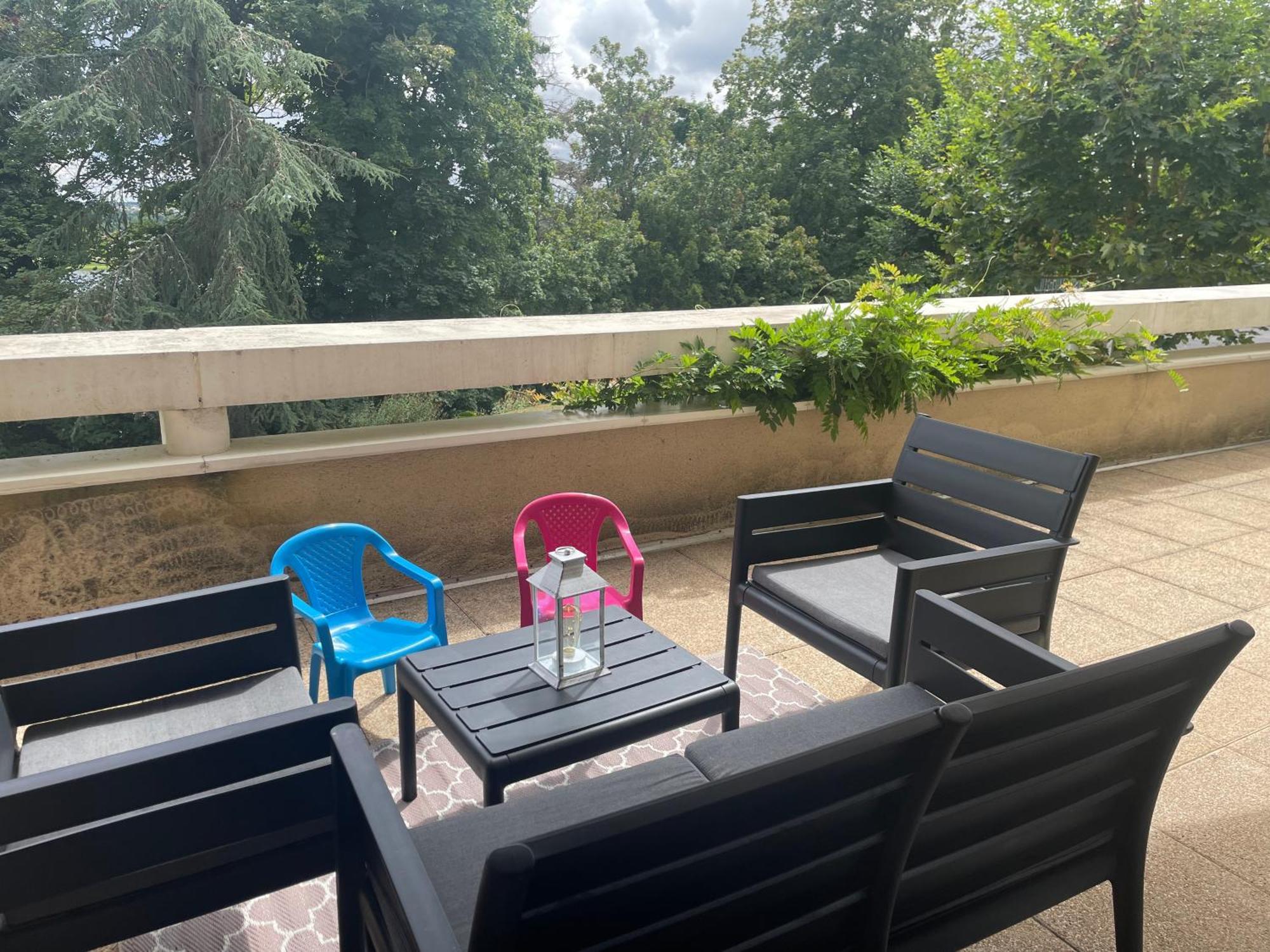 בלואה Appartement Avec Parking & Linge Inclus & Local Velos מראה חיצוני תמונה
