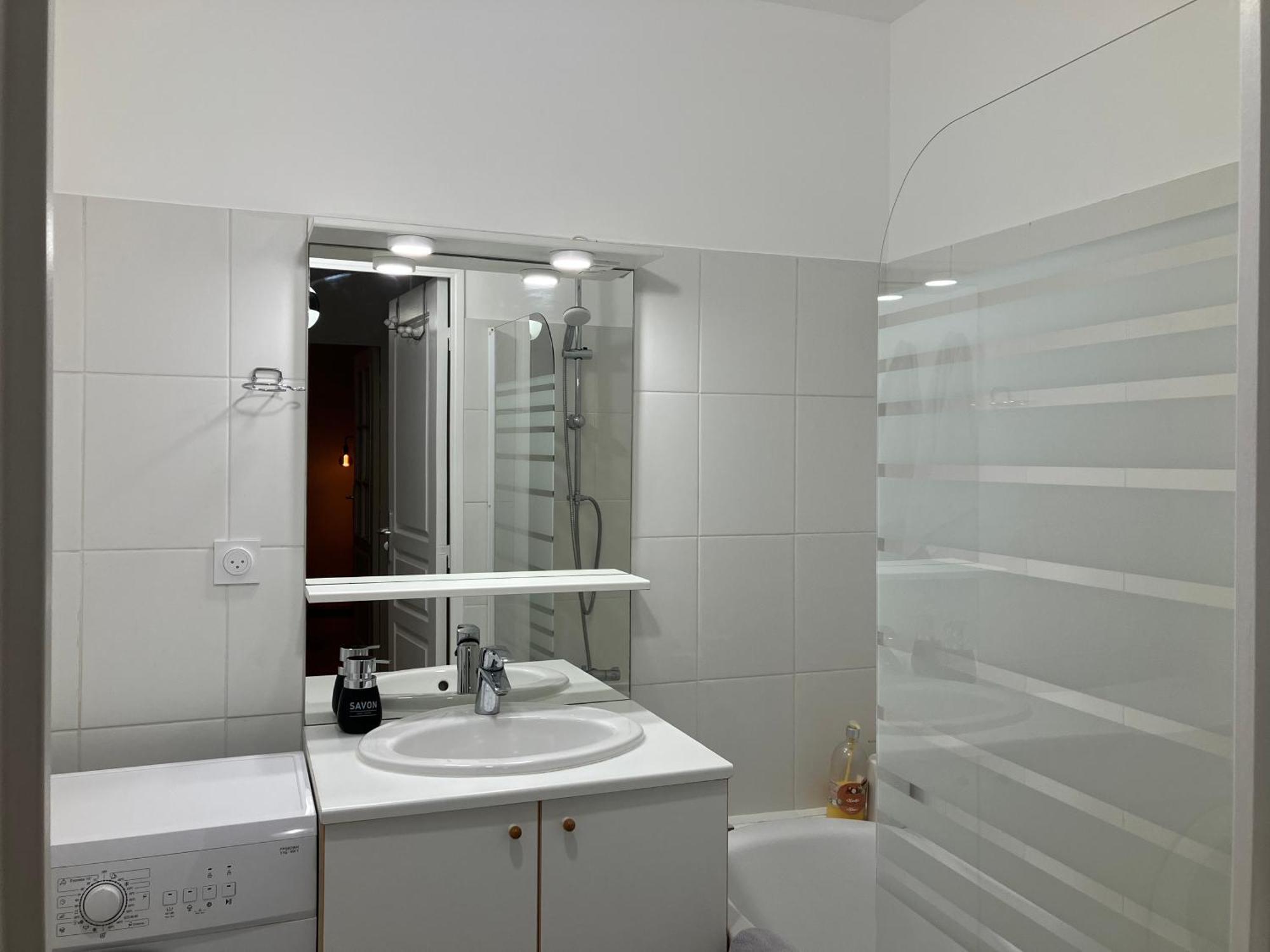 בלואה Appartement Avec Parking & Linge Inclus & Local Velos מראה חיצוני תמונה